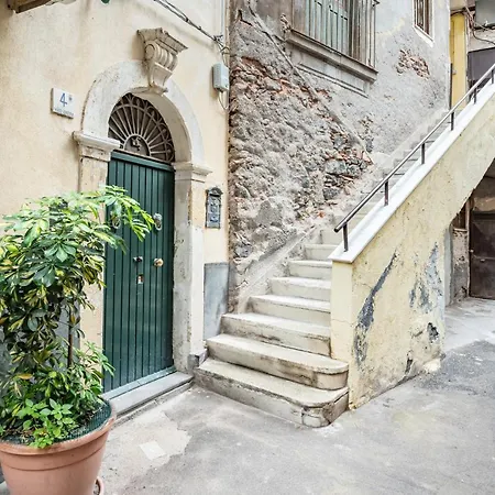 Apartament Casa Giuffri - Castello Ursino Flat With Balcony *